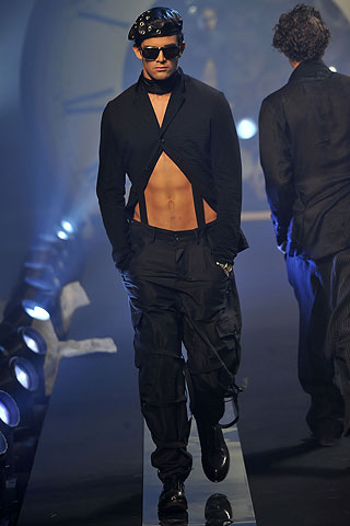 John Galliano / - 2011